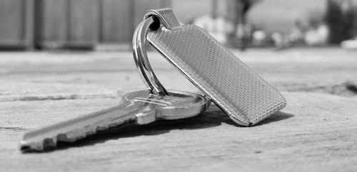 Image: https://www.whitegates.co.uk/wp-content/uploads/2024/05/1649328729_Keys_to_new_home.jpg Keys to new home