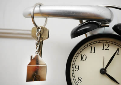Image: https://www.whitegates.co.uk/wp-content/uploads/2024/05/1652357329_house_and_key.jpg house and key