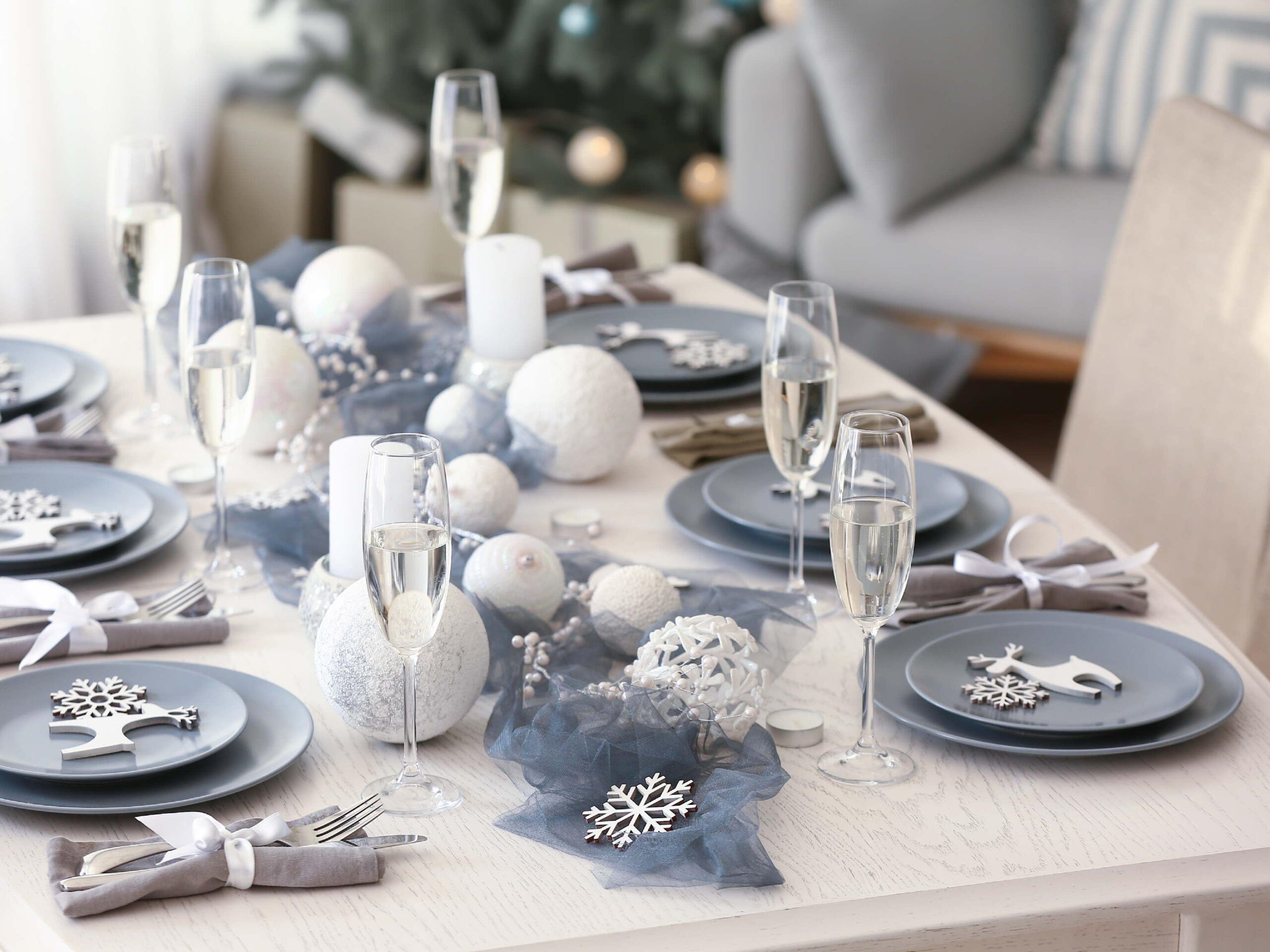 Table settings for christmas dinner cheap